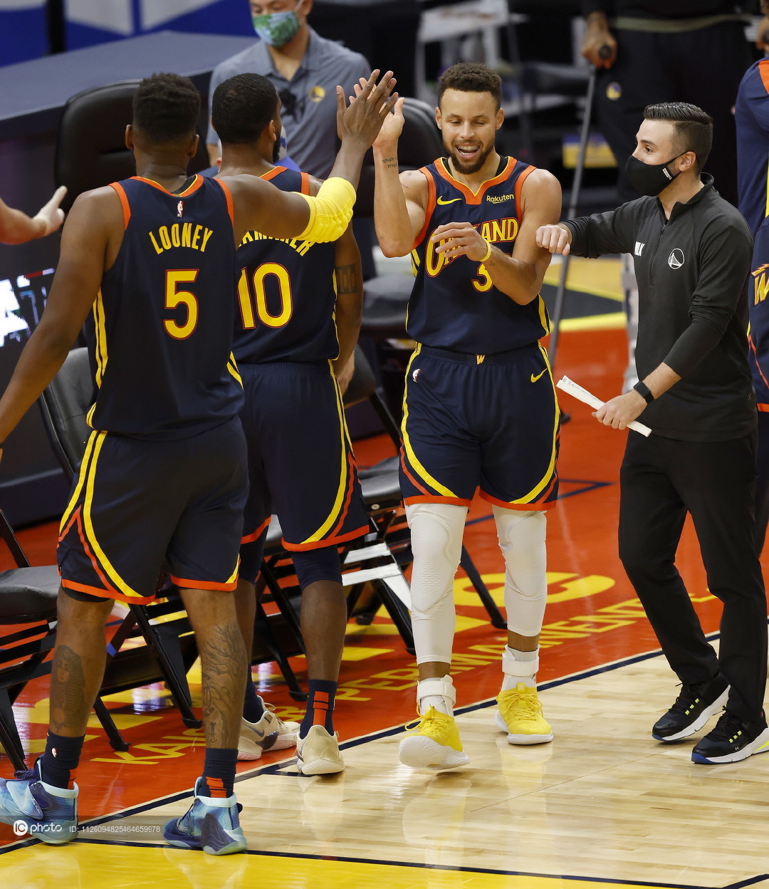 英超赛程吃紧，明尼苏达森林狼今夜豪取连胜，更衣室稳定，团队化学反应显著(森林狼今日赛程)