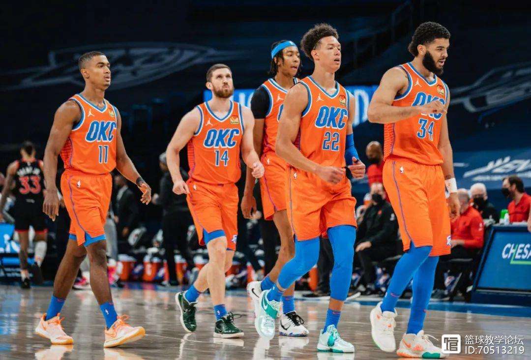 赛前巴塞罗那备战NBA总决赛；官宣签约细节曝光；气氛紧张；数据趋势出现新变化(周六012巴塞罗那vs拉斯帕尔马斯)