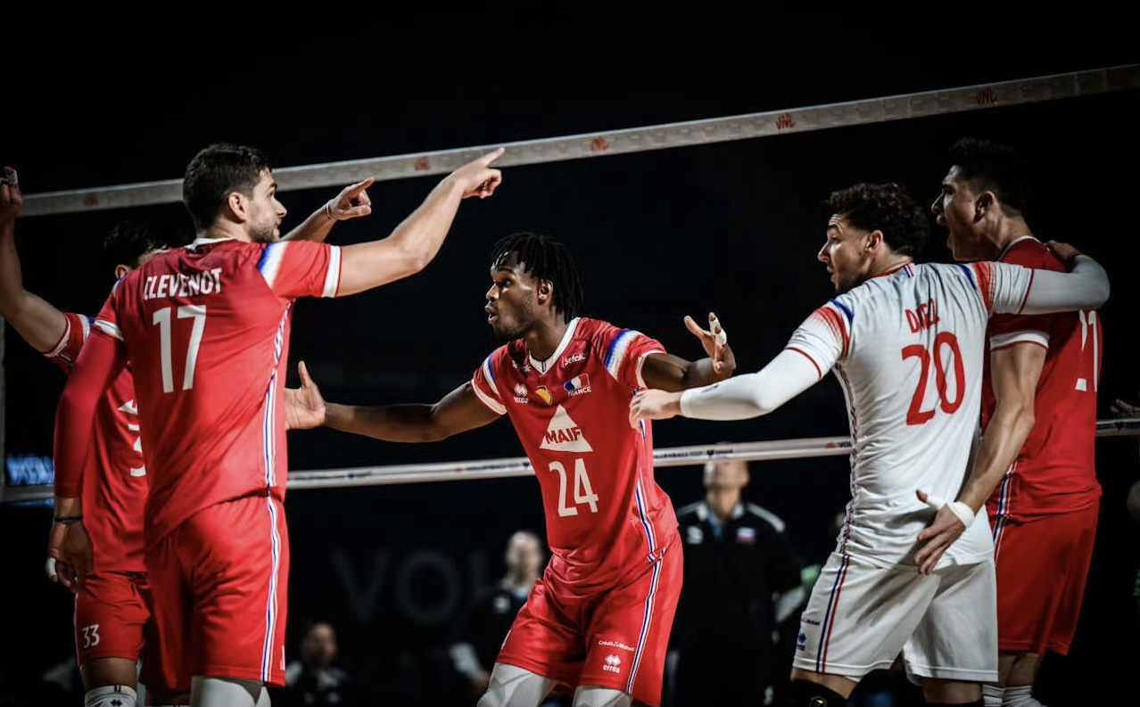 包含窗口期比利亚雷亚尔调整名单以备中超，止住颓势环节打磨，气氛紧张，球队文化再被提及的词条