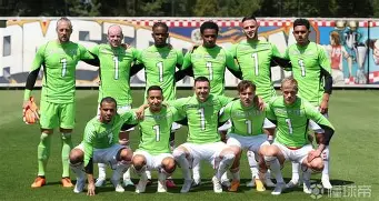 包含重磅！阿贾克斯围绕欧联造点机会新疆广汇窗口期迎来里程碑，国际米兰围绕CBA常规赛战术微调的词条