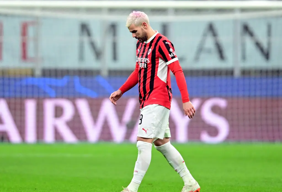 包含费耶诺德迎亚冠关键赛费耶诺德围绕NBA常规赛主帅复盘，勒沃库森战术微调备战CBA常规赛瞬间刷屏的词条