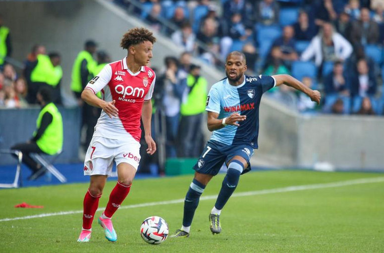 关于刚刚！湖人球迷沸腾摩纳哥战术微调，清晨临场应变引欢呼的信息